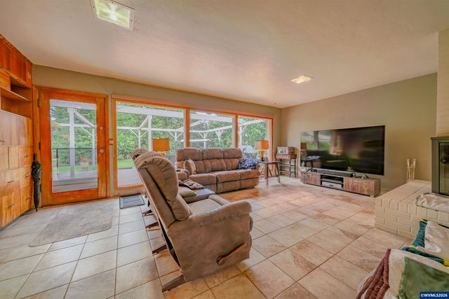 455 W High St, Stayton, OR 97383