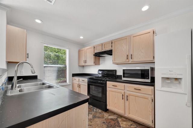 3938 Vauxhall Drive S, Houston, TX 77047