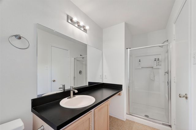 3938 Vauxhall Drive S, Houston, TX 77047