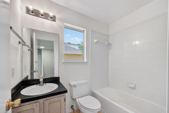 3938 Vauxhall Drive S, Houston, TX 77047