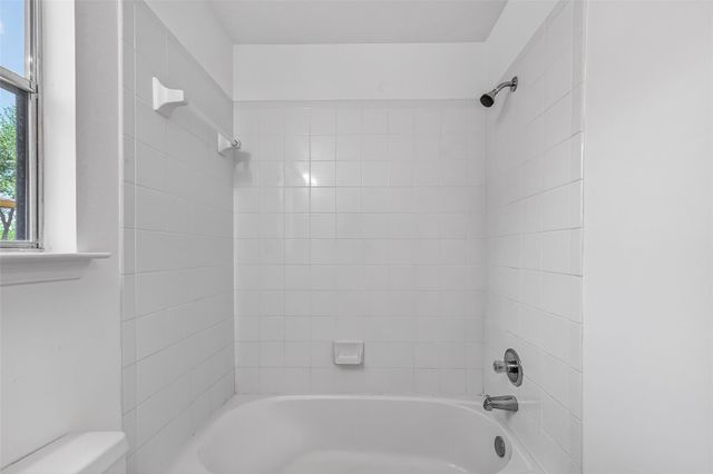 3938 Vauxhall Drive S, Houston, TX 77047