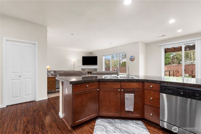 7913 152nd Street Ct E, Puyallup, WA 98375