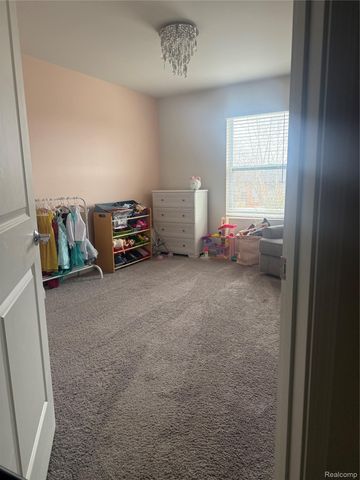 8692 Pioneer Street 10, Washington Township, MI 48094