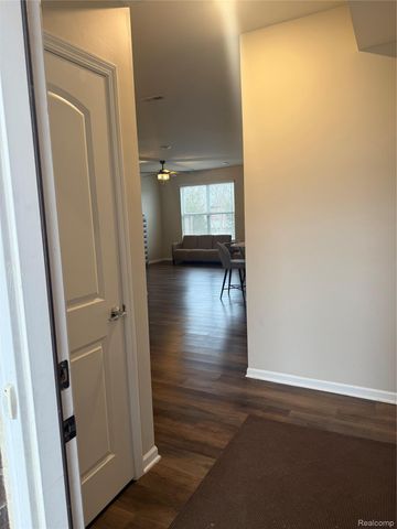 8692 Pioneer Street 10, Washington Township, MI 48094
