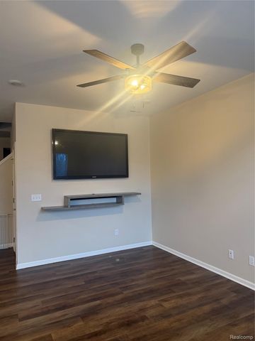 8692 Pioneer Street 10, Washington Township, MI 48094