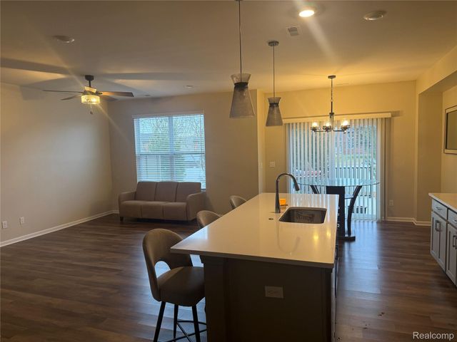 8692 Pioneer Street 10, Washington Township, MI 48094
