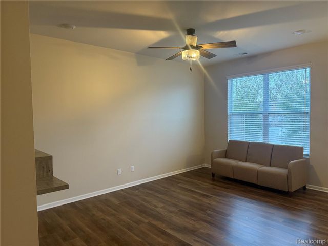 8692 Pioneer Street 10, Washington Township, MI 48094