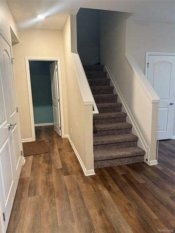 8692 Pioneer Street 10, Washington Township, MI 48094