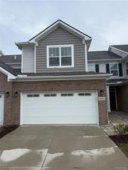 8692 Pioneer Street 10, Washington Township, MI 48094