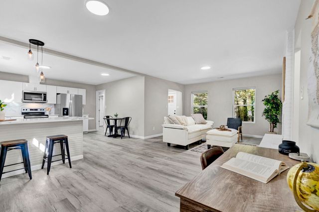 16 Willow Pines Court, Spartanburg, SC 29303