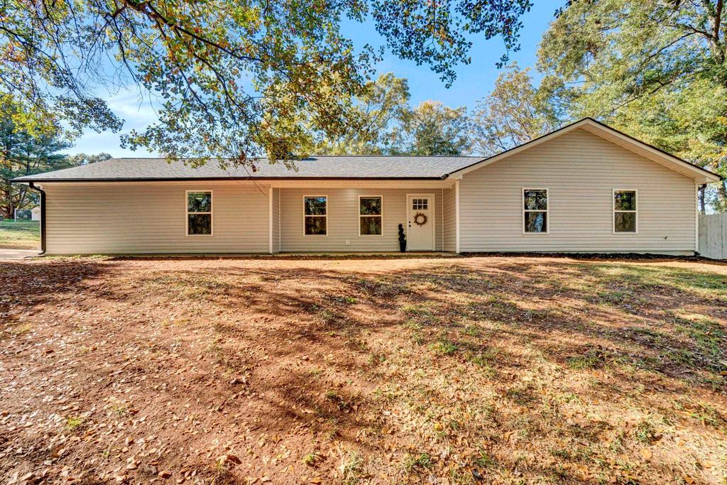 16 Willow Pines Court, Spartanburg, SC 29303