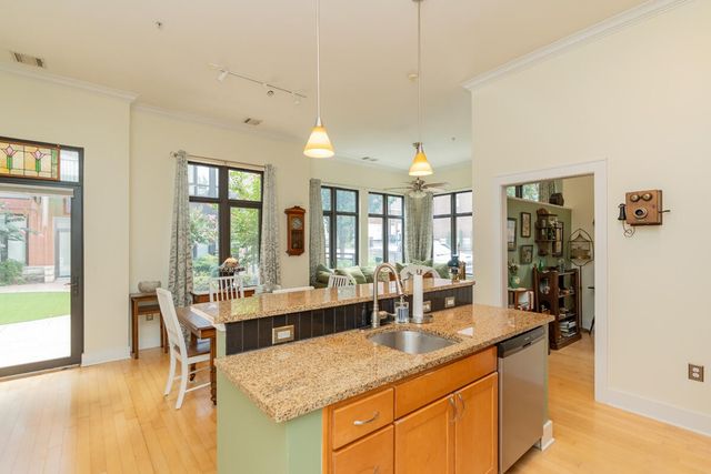 129 Walnut St Unit 22, Chattanooga, TN 37403