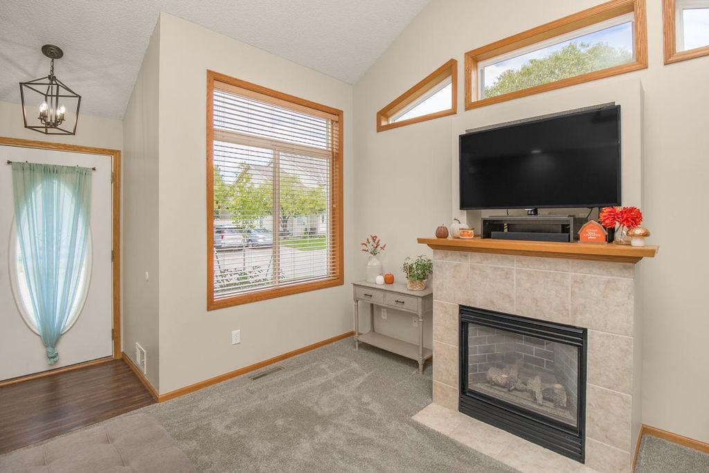 1665 Lexington Lane, Shakopee, MN 55379 — photo 4