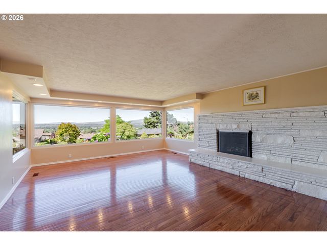 12640 Ne ROSE Pkwy, Portland, OR 97230