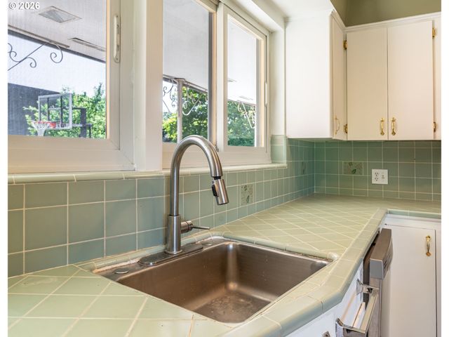 12640 Ne ROSE Pkwy, Portland, OR 97230