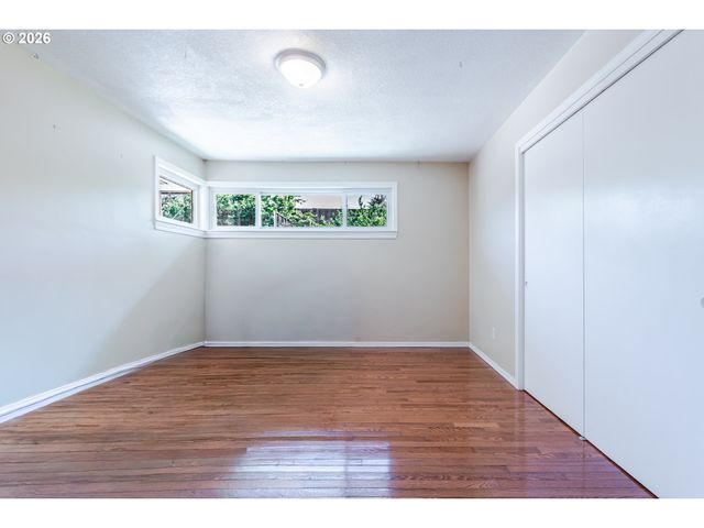 12640 Ne ROSE Pkwy, Portland, OR 97230