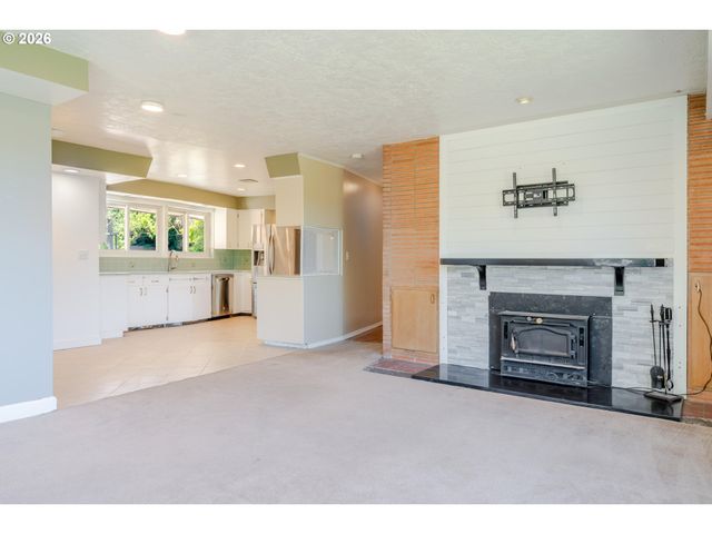 12640 Ne ROSE Pkwy, Portland, OR 97230