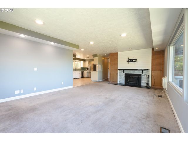 12640 Ne ROSE Pkwy, Portland, OR 97230