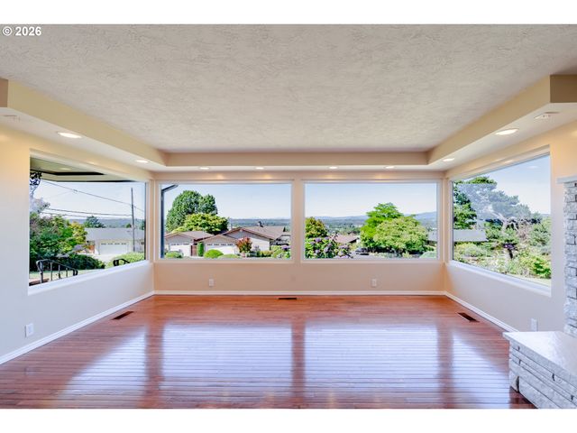12640 Ne ROSE Pkwy, Portland, OR 97230