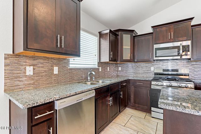 12235 joaquin roman Lane, El Paso, TX 79938