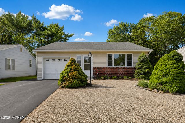 160 Westbrook Drive, Toms River, NJ 08757