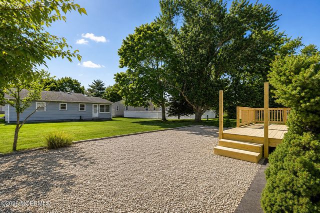 160 Westbrook Drive, Toms River, NJ 08757
