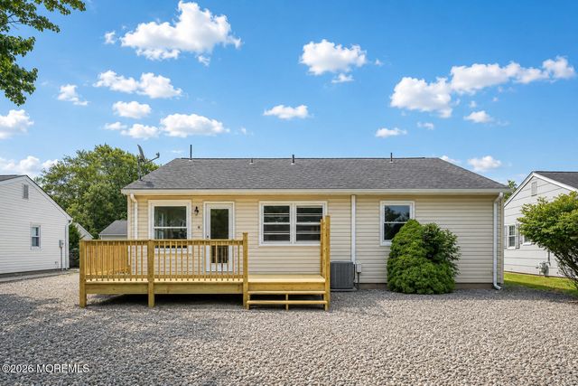 160 Westbrook Drive, Toms River, NJ 08757