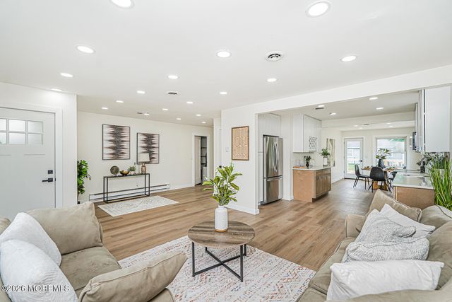 160 Westbrook Drive, Toms River, NJ 08757
