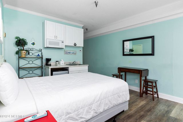 602 W Fort Macon Road 139, Atlantic Beach, NC 28512