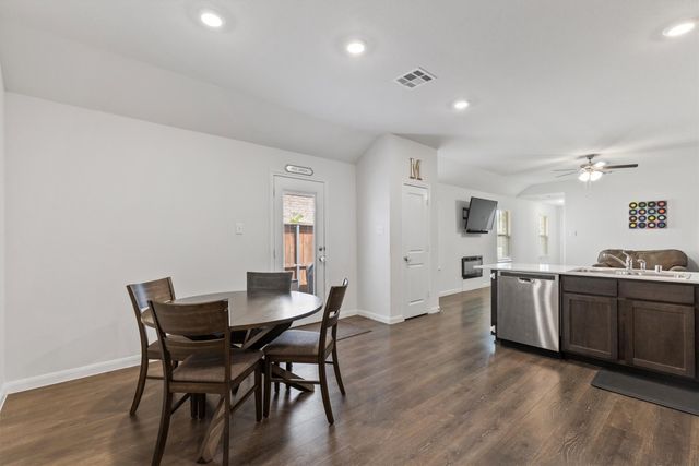 3916 Oak Creek Circle, Denison, TX 75020