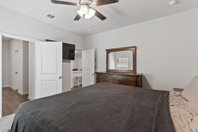 3916 Oak Creek Circle, Denison, TX 75020
