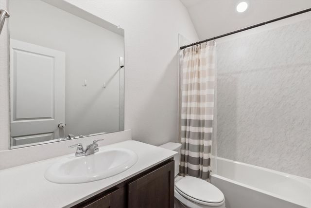 3916 Oak Creek Circle, Denison, TX 75020