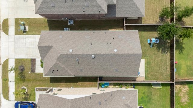 3916 Oak Creek Circle, Denison, TX 75020