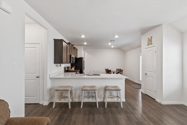 3916 Oak Creek Circle, Denison, TX 75020