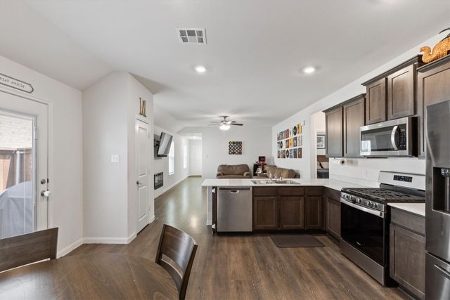 3916 Oak Creek Circle, Denison, TX 75020