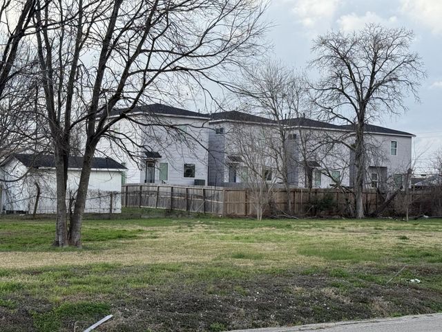 2203 Brewster Street, Houston, TX 77026