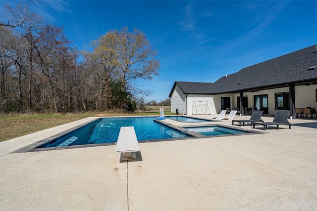 192 Cr 4707, Troup, TX 75789