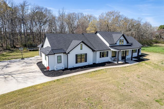 192 Cr 4707, Troup, TX 75789