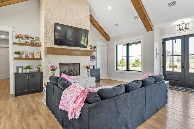 192 Cr 4707, Troup, TX 75789