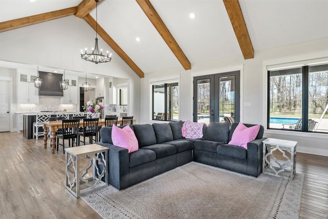 192 Cr 4707, Troup, TX 75789