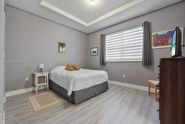 934 NE 42nd Ter, Homestead, FL 33033