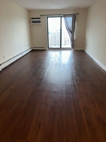 95 Nahant St 28, Lynn, MA 01902
