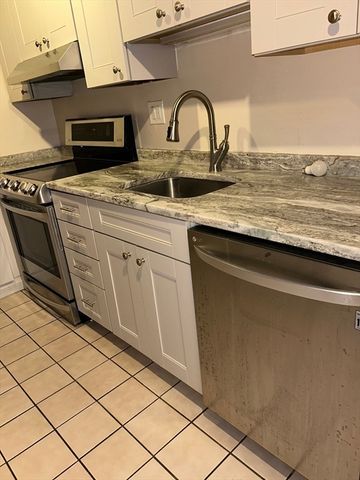 95 Nahant St 28, Lynn, MA 01902