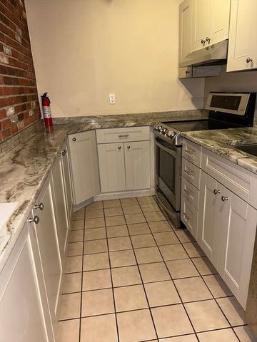 95 Nahant St 28, Lynn, MA 01902