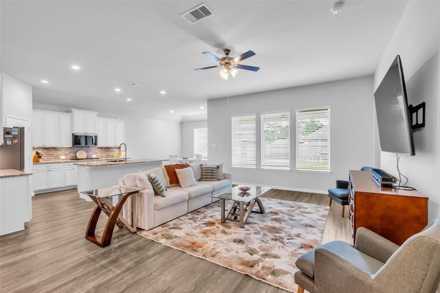 31006 Gullwing Manor Drive, Tomball, TX 77375