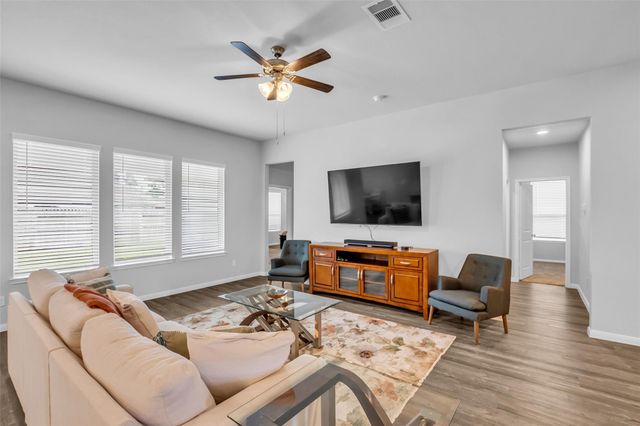 31006 Gullwing Manor Drive, Tomball, TX 77375