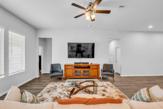 31006 Gullwing Manor Drive, Tomball, TX 77375