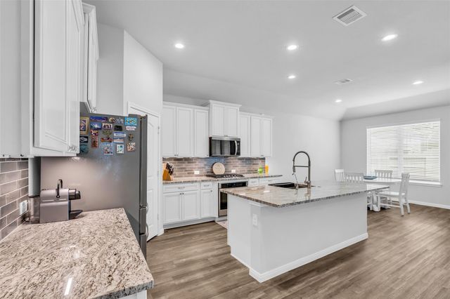 31006 Gullwing Manor Drive, Tomball, TX 77375