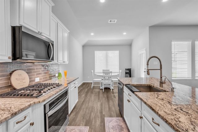 31006 Gullwing Manor Drive, Tomball, TX 77375