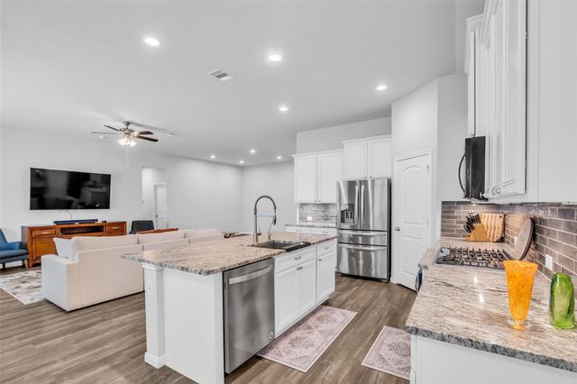 31006 Gullwing Manor Drive, Tomball, TX 77375